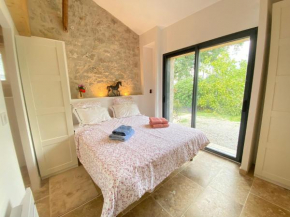 Bien plus qu'une chambre d'hôte Un LODGE avec kitchinette terrasse et jardin privé clos